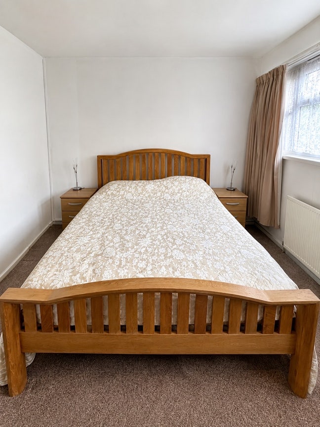 Large Furnished Double Room Main Photo