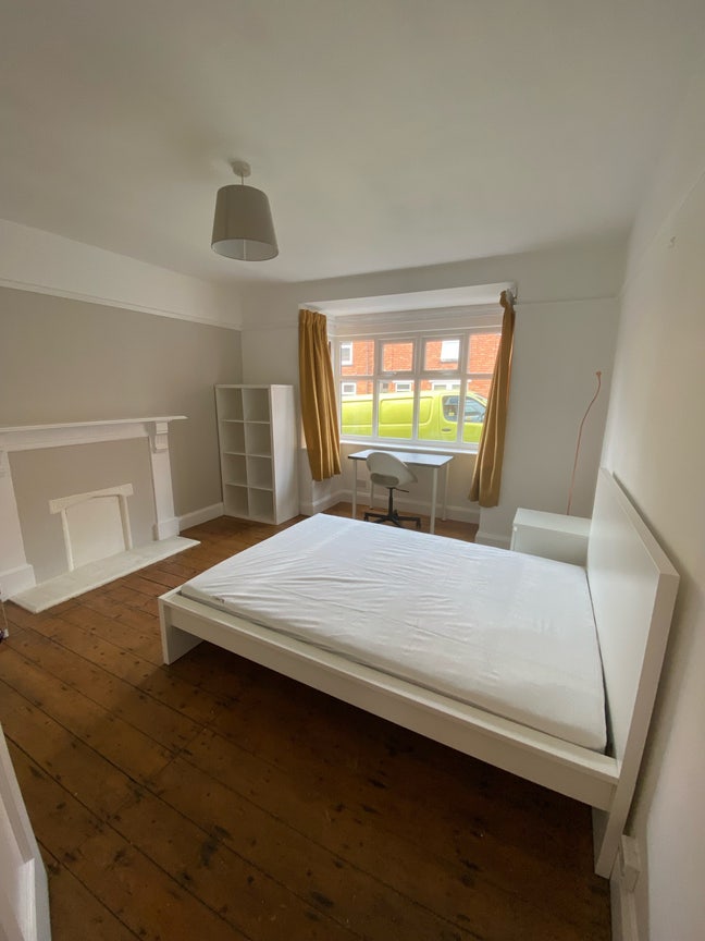 2 Double bedrooms in a lovely house  Main Photo