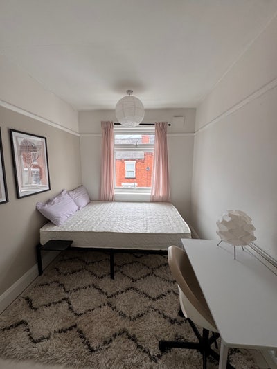2 Double bedrooms in a lovely house  Main Photo