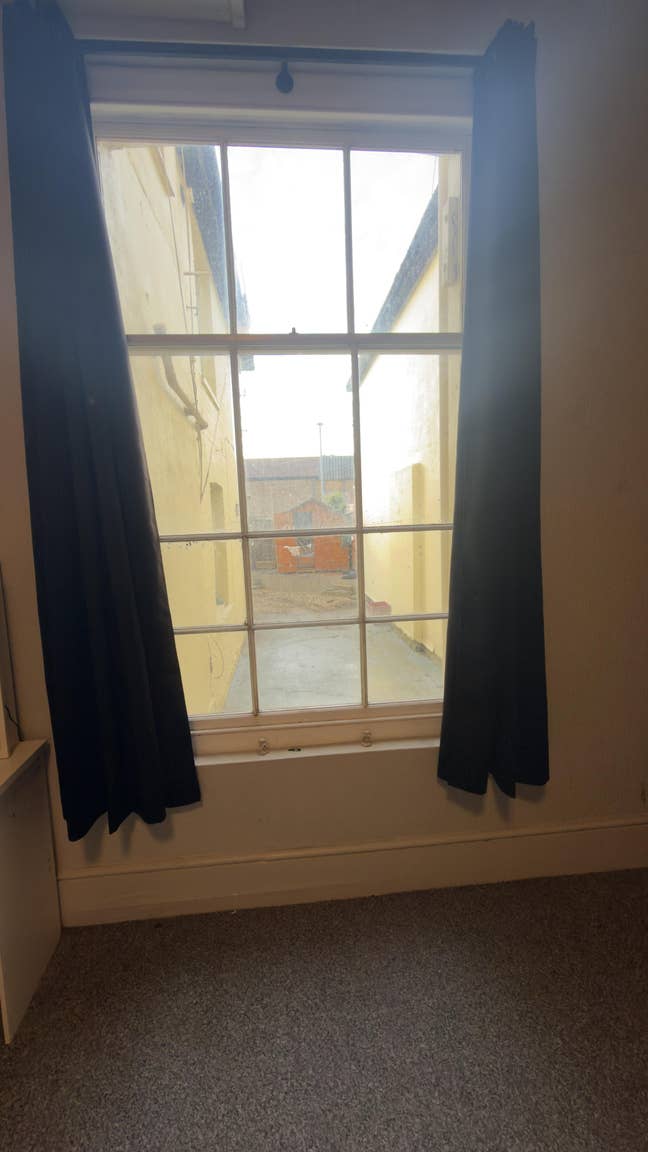 Double Room Available in Shared Flat – &pound;500 per Mo Main Photo