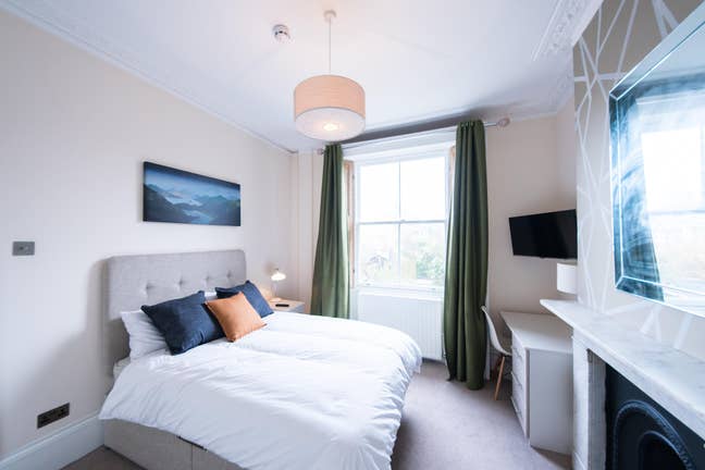 Beautifully Renovated for Professionals  Main Photo