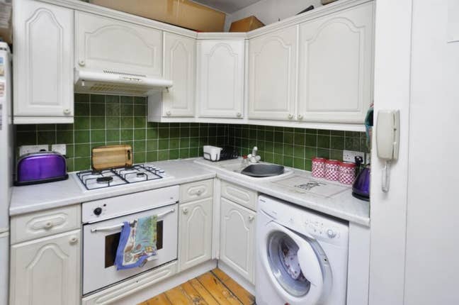 Cricklewood Broadway - Studio Flat Main Photo