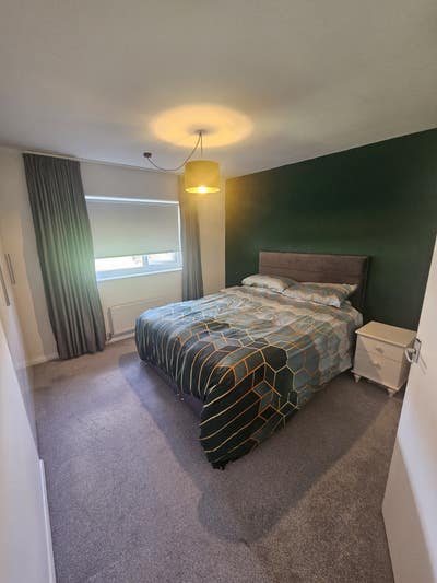 Double Bedroom in shared home Main Photo