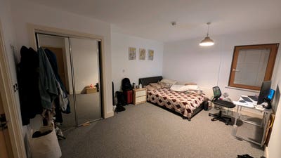 1 Ensuite room in shared 2BHK apartment Main Photo