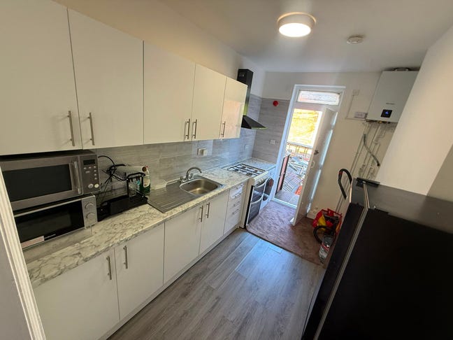 2-Bed Furnished Flat Selly Oak, Birmingham  Main Photo