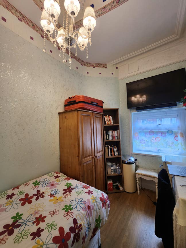 Single Room &pound;475 to a student in September   Main Photo