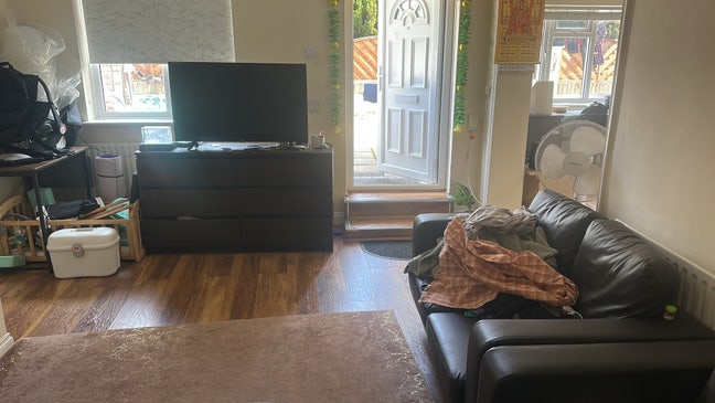 Double bed space  Main Photo