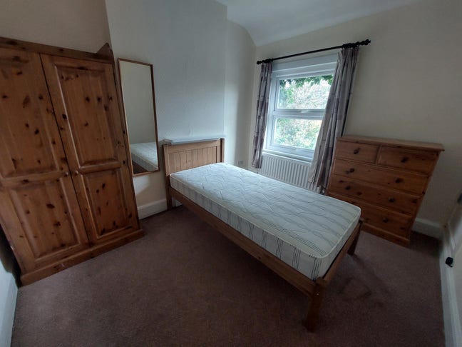 Property Guardian Opportunity – 2-Bed House Main Photo
