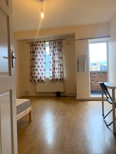 2 Double + Balcony @ Bethnal Green  Main Photo