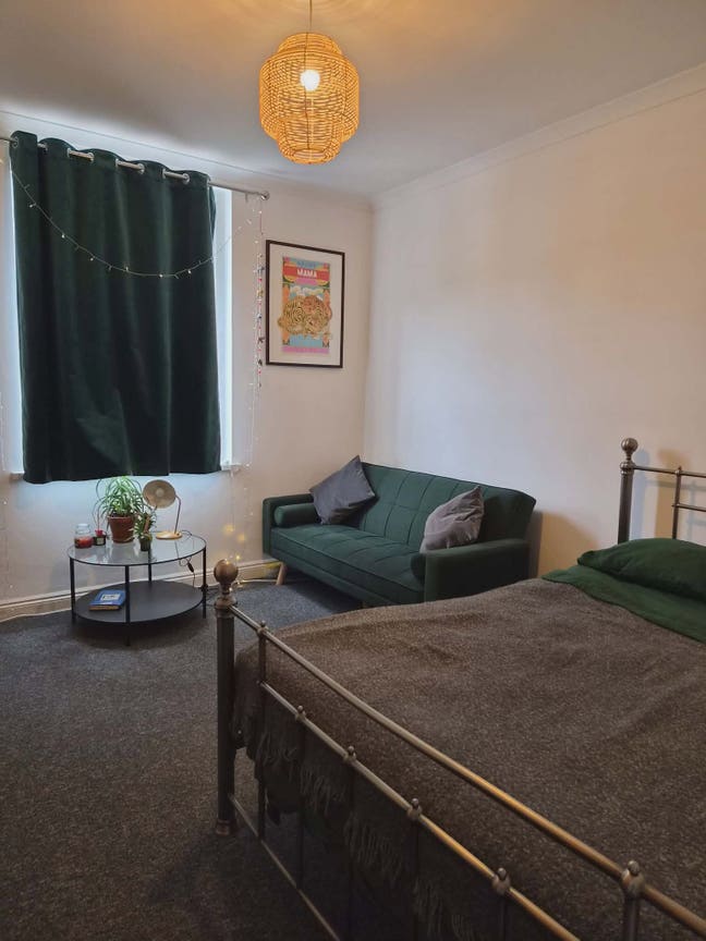 Spacious Double Room Available – BS5, St George Main Photo
