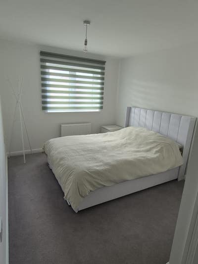 Modern En-Suite Room Available in a New Build Home Main Photo