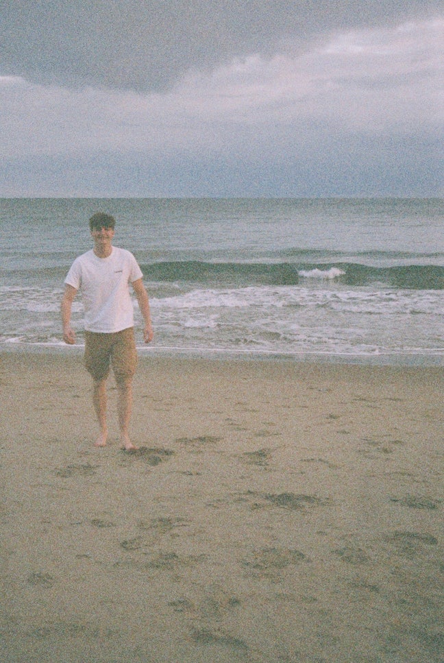 Looking for a room Main Photo