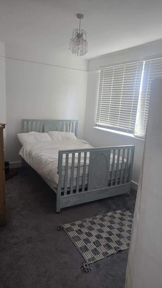 Double Room|Most Bills incl| &pound;900| Parking| Patio Main Photo