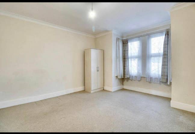 Furnished Double Room IG1 4TT  Main Photo