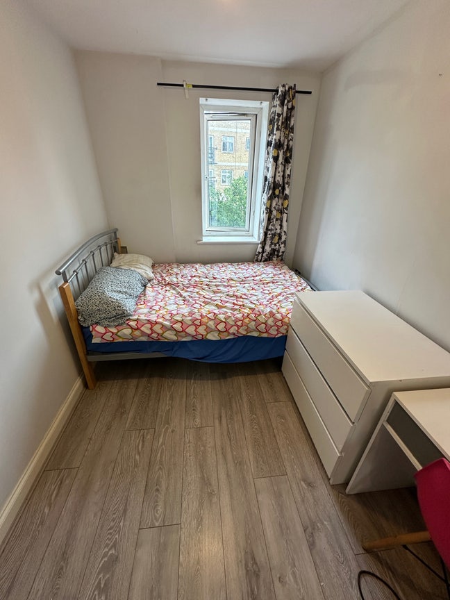 10Mins to Canary Wharf - Double Rooms in E14 Main Photo