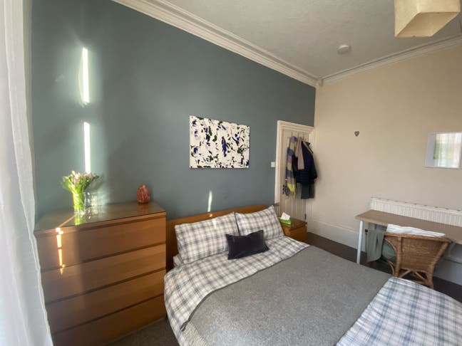 2 Spacious double rooms - One with TV  Main Photo