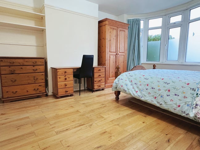 Spacious Double Easy to Science Park, City Centre Main Photo