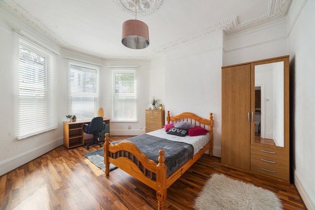 🏡 Large Room - All Bills & Cleaner 🏡 Main Photo
