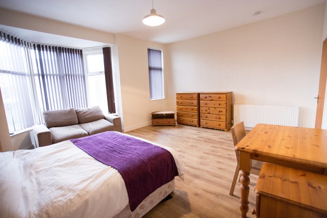 2 spacious double rooms,  Bills Included Main Photo