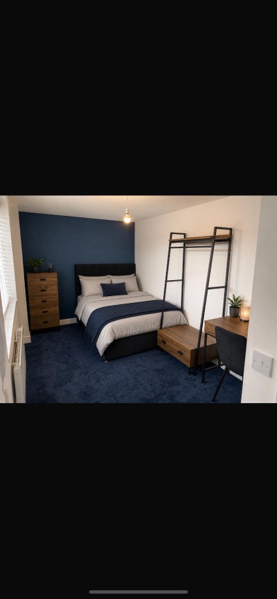 Large Double Room,Private Bathroom,Bills Included Main Photo