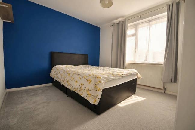 Double room available in Feltham Main Photo