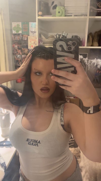Female student looking for 2nd year accomodation Main Photo