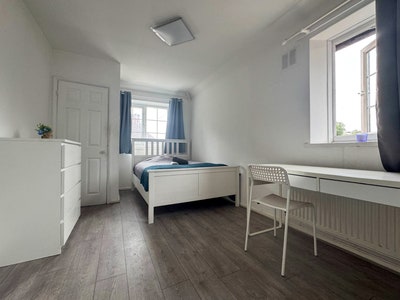 Large Double Room to Rent - All Bills Inc Main Photo