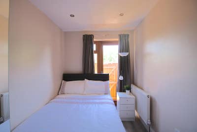 1 Bedroom Flat-All Bills Included-Great Location Main Photo