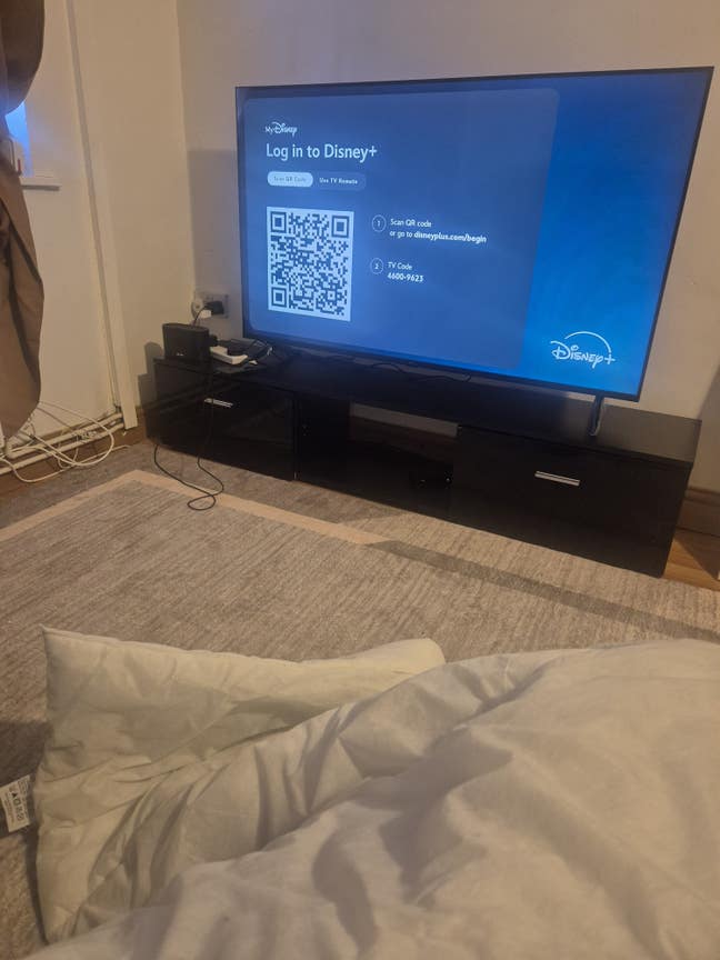 One room available in a 2bedroom house  Main Photo