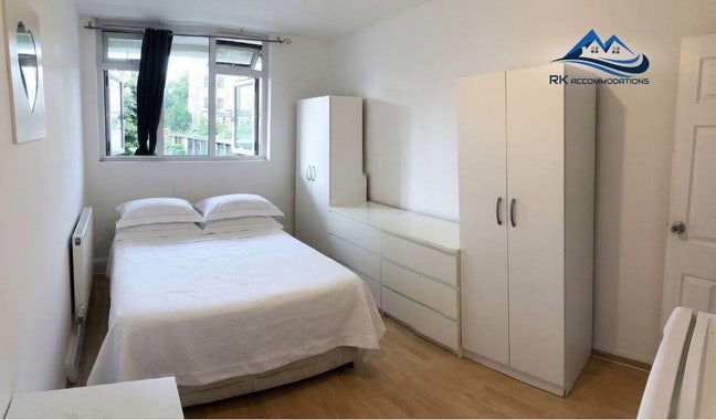 ⭐ Spacious Double Room – Prime Location EC1V 3SU  Main Photo