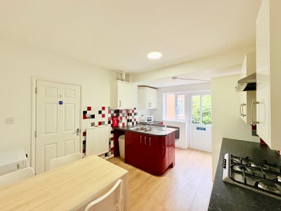 2026 UOW Student cannon park 3 ensuite house! Main Photo
