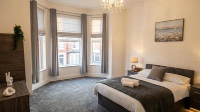 ⚡1 Big Double En-Suite Left-All Bills Inc Main Photo