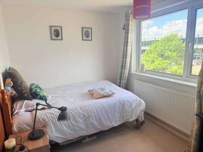 Bright furnished room near University of Hertfords Main Photo