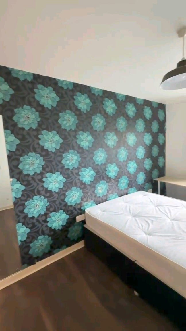 Two bed apartment near Hounslow High Street Main Photo