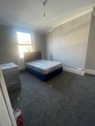 LS6 ROOMS TO RENT Main Photo