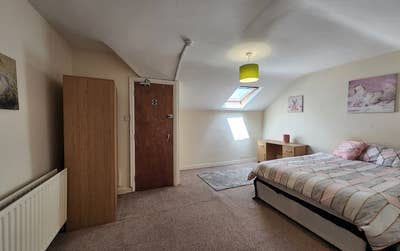 Room available for professionals Main Photo