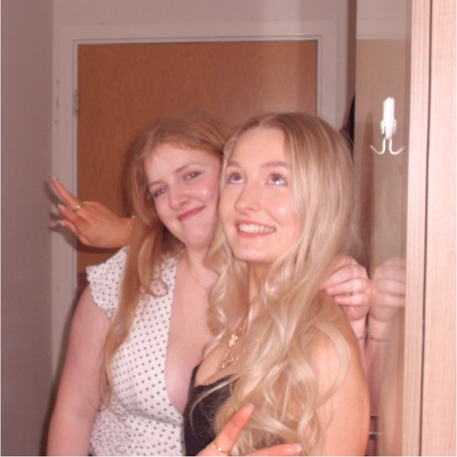 Looking for flatmates in west end Main Photo