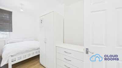Semi Kitchen & EnSuite – SE12 🏠Greenwich / Eltham Main Photo