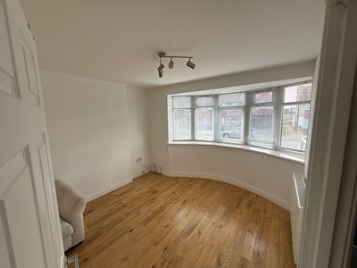 Large Double room with shared living room  Main Photo