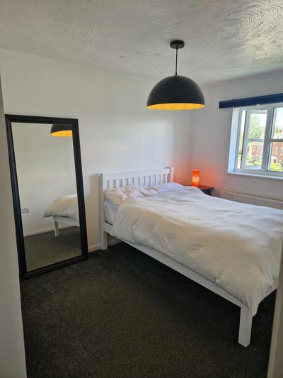 Modern double room near to BV with hot tub Main Photo