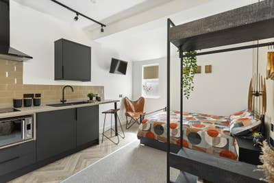 Stunning Studio Near Royal Derby Hospital! Main Photo