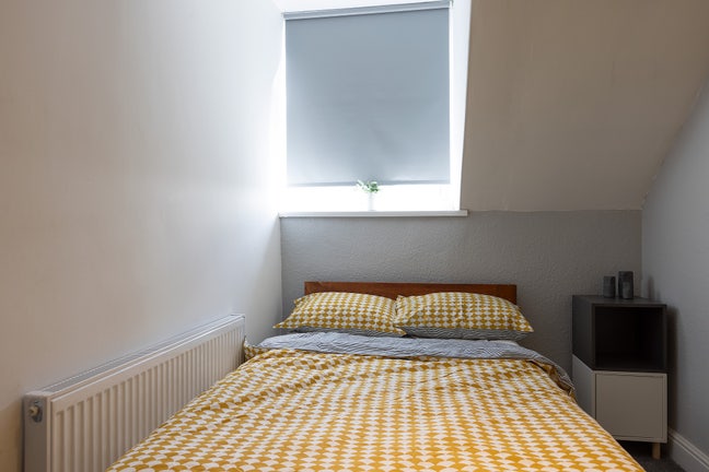 Spacious 3 Bed Student House | Available Now | Bui Main Photo
