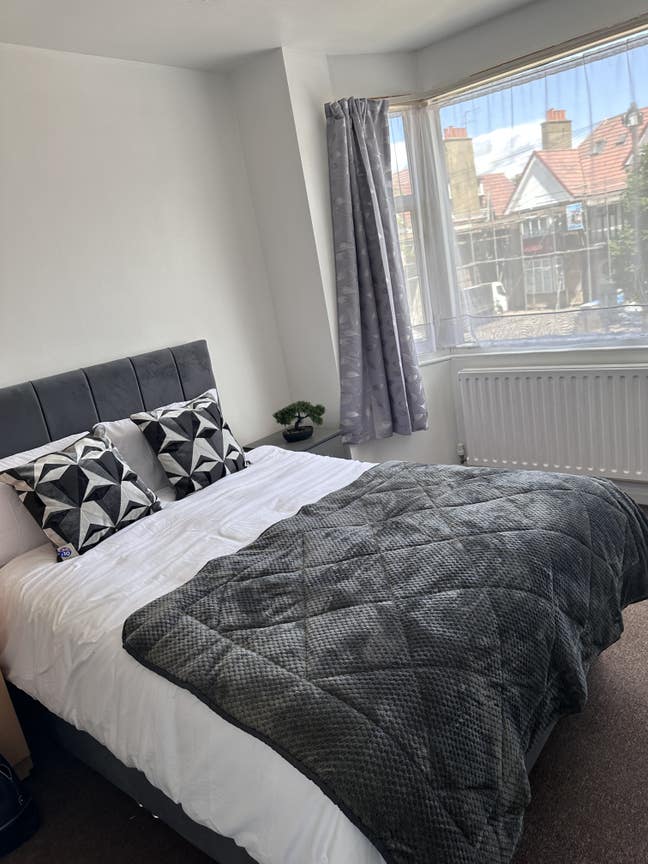 Beautiful Double in Wembley - En suite Main Photo