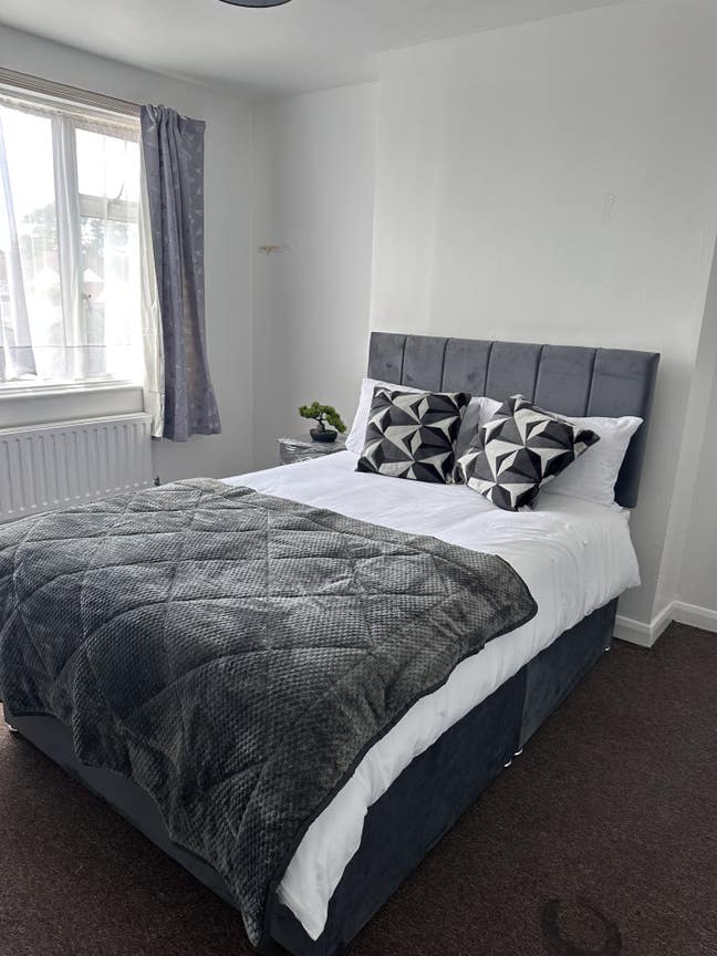 Beautiful Double Room in Wembley  Main Photo