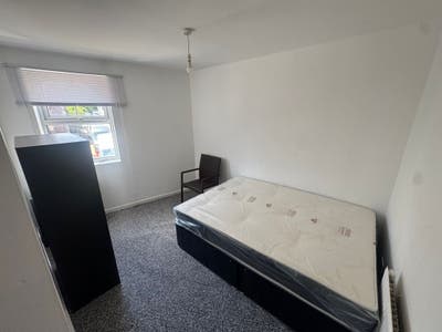  Double Room to Let - Flat St Marks Rd Main Photo