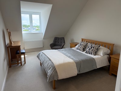 Large Double Room and En Suite  Main Photo