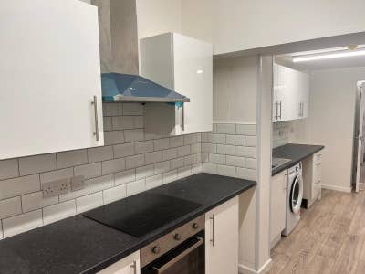 ✨ Modern Living at Its Best @ SS14 1NR Main Photo