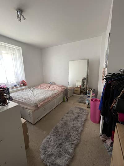Large Double Room in Stockwell - by Station! Main Photo