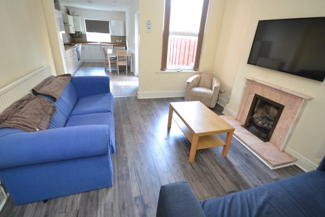 (1 Room) Harrington Drive Main Photo