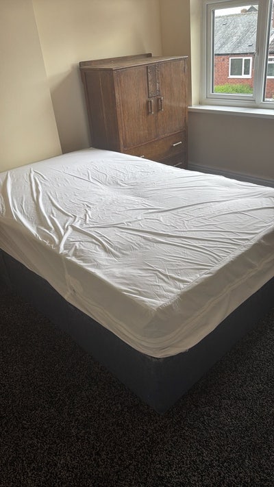 Double room near Leeds Main Photo